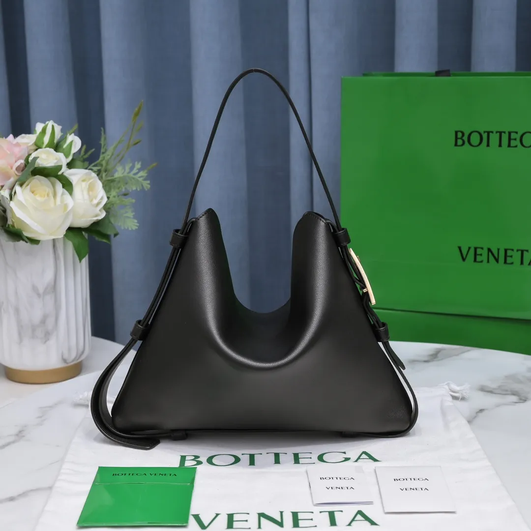 Bv🔥New Small Cradle Latest Triangular Underarm Bag △Highly Recommended This Winter New Product~😍This is a charm that has nowhere to be placed. It has a fashionable shape, Bv’s representative logo triangle buckle, and a large space capacity. It is unique to other features~This winter’s mix and match belongs to it! Hot style for men and women🔥Size: 30x23x16cm small size
